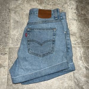 Levi’s signature a-line short